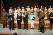 'Cumhuriyete Doğru' Tiyatro Oyununa İzmir'de Büyük İlgi