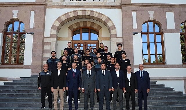 Başkan Altay: Konya Büyükşehir Belediyespor Basketbol Takımı Bundan Sonra da Yanınızda Olmaya Devam Edeceğiz