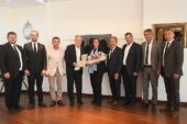 Karacasu Belediye Başkanı Mustafa Büyükyapıcı’dan Aydın Büyükşehir Belediye Başkanı Özlem Çerçioğlu’na nezaket ziyaretinde bulundu