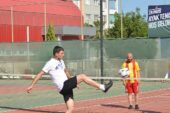 Yenişehir Belediyesi 19 Mayıs Ayak Tenisi Turnuvası başladı